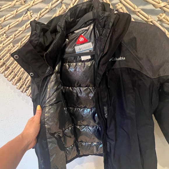 Columbia Sportswear jacket! Size small! Super warm and comfy. - Picture 5 of 6